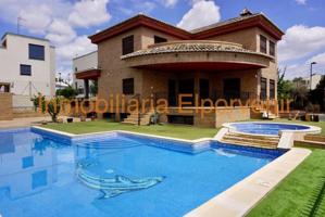 Chalet en alquiler en Torrent, El Vedat photo 0