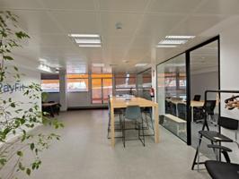 Oficina en alquiler en Barcelona, Sants photo 0