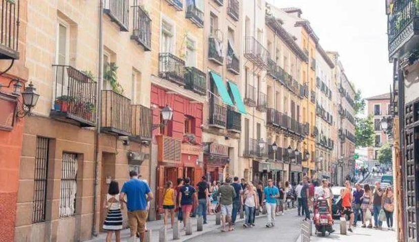 Local comercial en alquiler en Madrid, Centro - Palacio photo 0