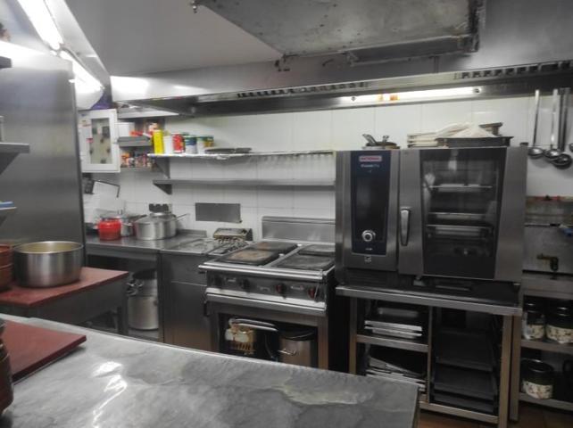 Local comercial en alquiler en Santiago de Compostela, Ensanche photo 0