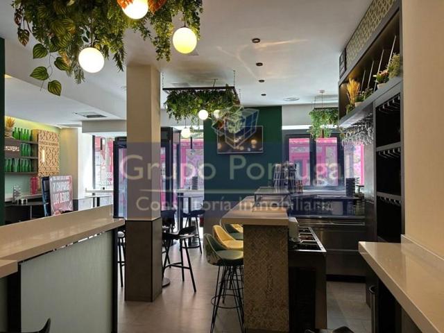 Local comercial en alquiler en Madrid, Palacio photo 0