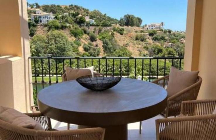 Aticos en alquiler en Benahavís, Los Arqueros photo 0