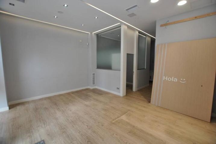 Local comercial en alquiler en Vigo, URZAIZ photo 0