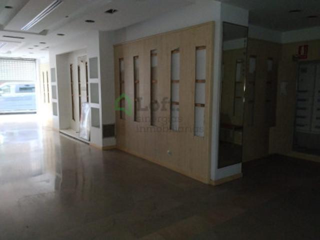 Local comercial en alquiler en Badajoz photo 0