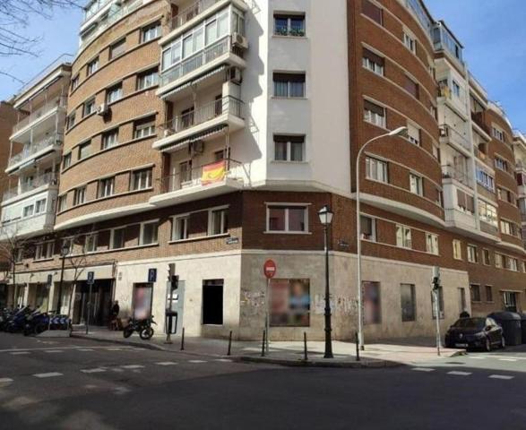 Local comercial en alquiler en Madrid, Arapiles photo 0