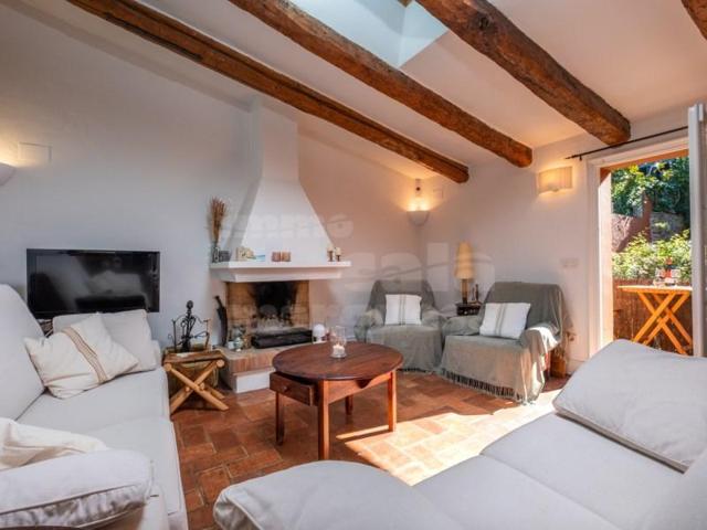 Piso en alquiler en Begur photo 0