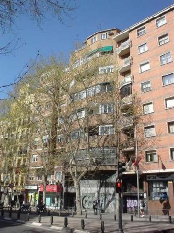 Local comercial en alquiler en Madrid, Acacias photo 0