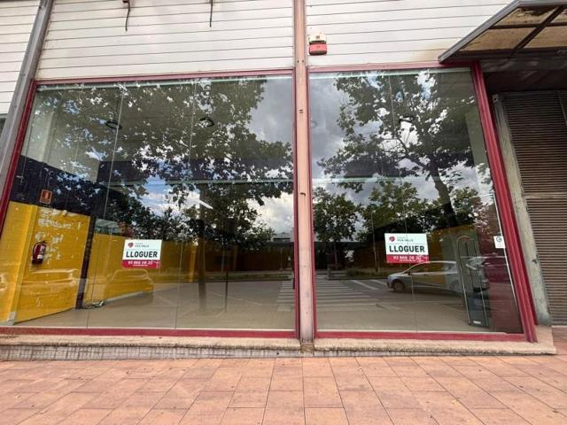 Local comercial en alquiler en Caldes de Montbui, Av. pi i margall photo 0