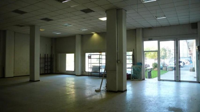 Local comercial en alquiler en Vigo, Balaidos photo 0