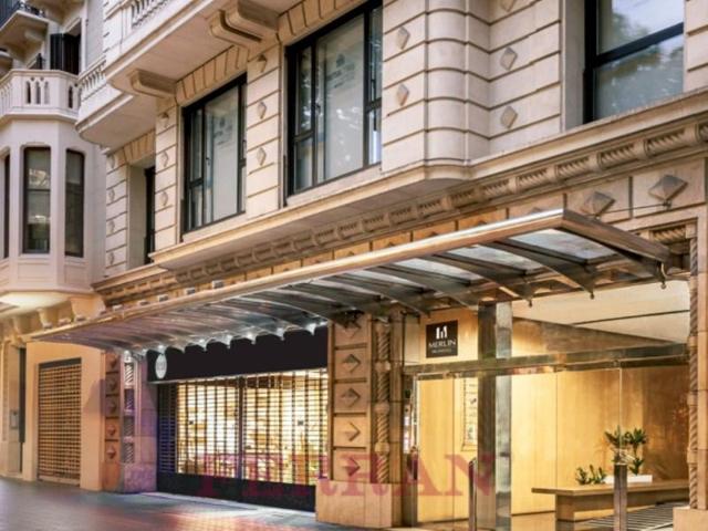 Oficina en alquiler en Barcelona photo 0