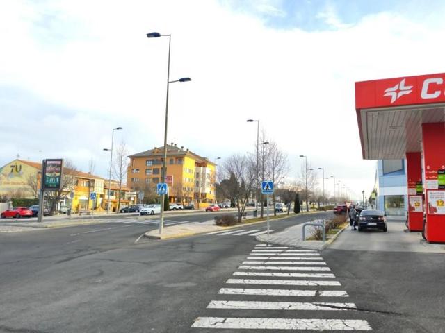 Local comercial en alquiler en Ávila, Av. juan carlos i photo 0