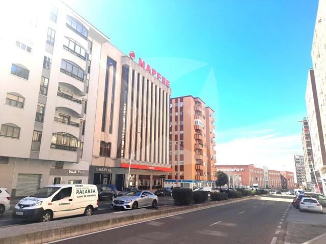 Oficina en alquiler en Badajoz photo 0