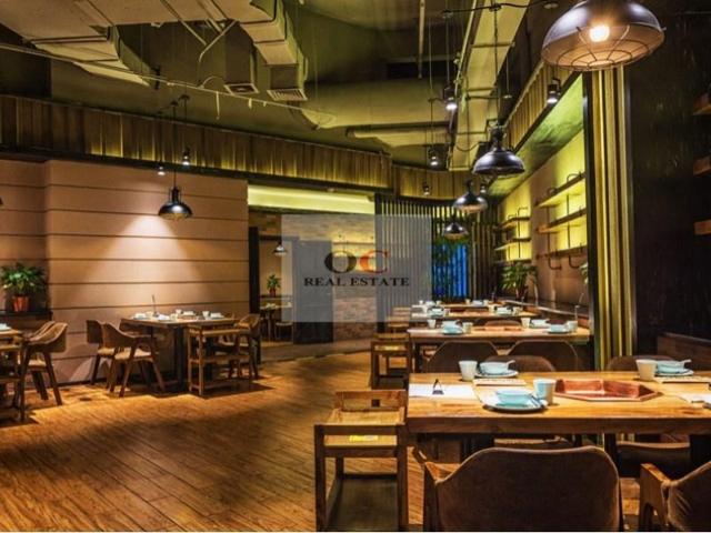 Local comercial en alquiler en Granada photo 0