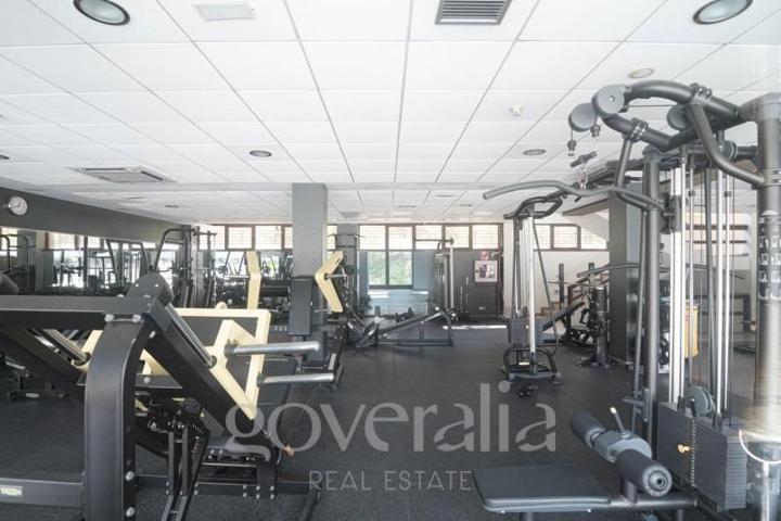 Local comercial en alquiler en Madrid, Calle de Arturo Soria, 28033 photo 0