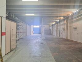 Nave industrial en alquiler en Badalona, Bufalà photo 0