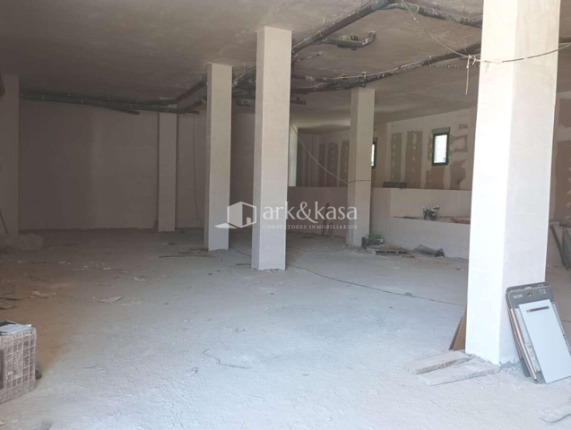 Local comercial en alquiler en Valencia, Tres Forques photo 0
