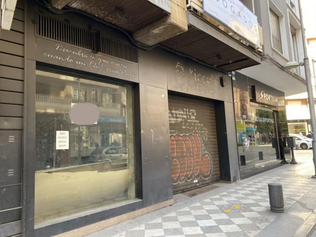 Local comercial en alquiler en Granada, CENTRO photo 0
