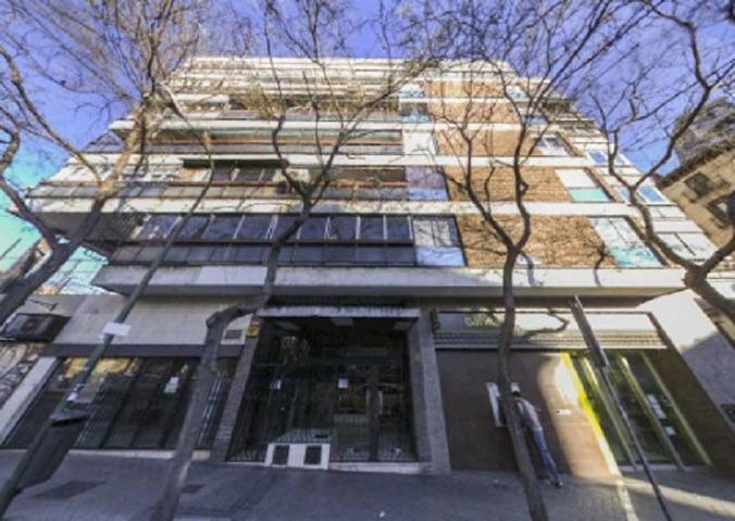 Local comercial en alquiler en Madrid, Arapiles photo 0