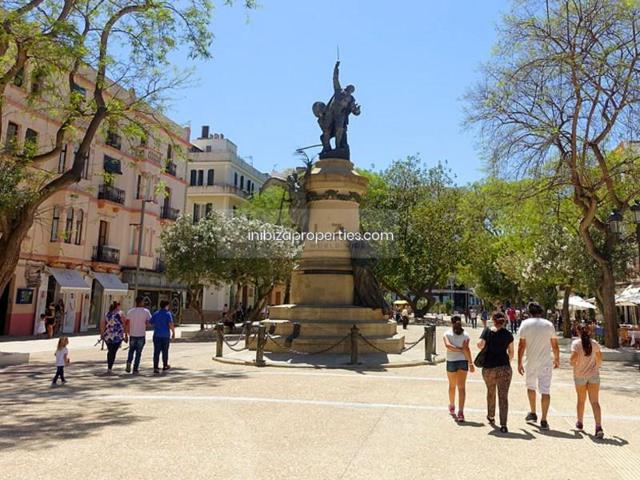 Local comercial en alquiler en Eivissa photo 0