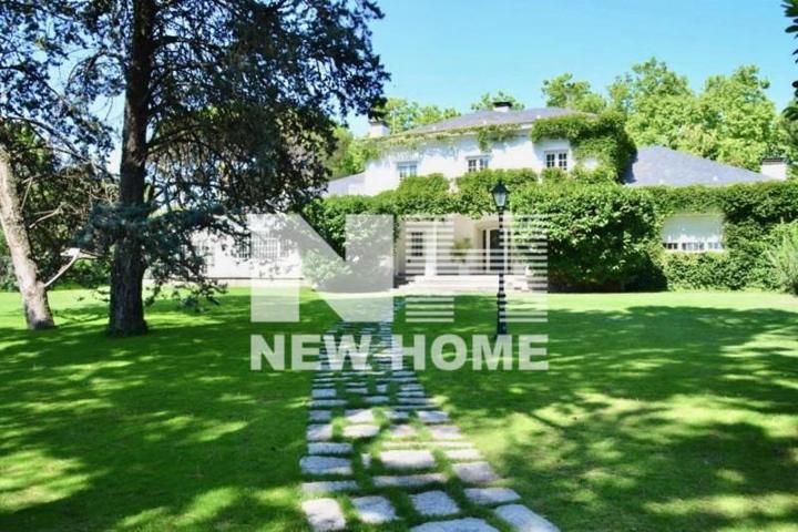 Chalet en alquiler en Madrid, Calle de Cantos Negros, 28023 photo 0