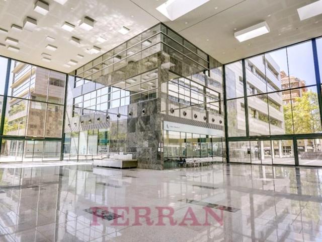 Oficina en alquiler en Barcelona photo 0