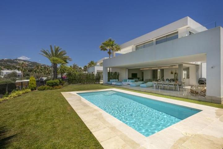 Chalet en alquiler en Marbella, Este - Golf Rio Real photo 0