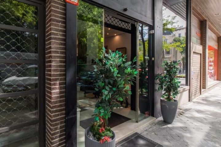 Local comercial en alquiler en Madrid, Salamanca photo 0