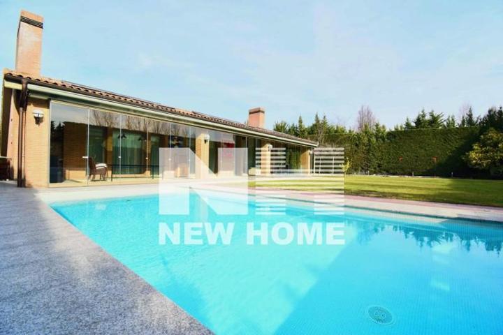 Chalet en alquiler en Pozuelo de Alarcón photo 0