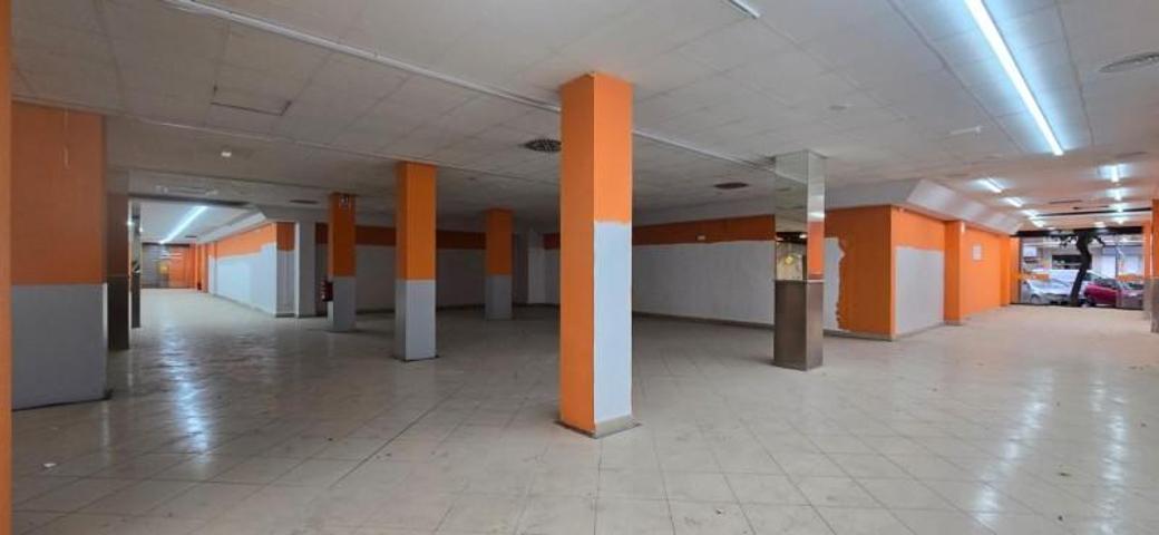 Local comercial en alquiler en Valencia, Camins al Grau photo 0