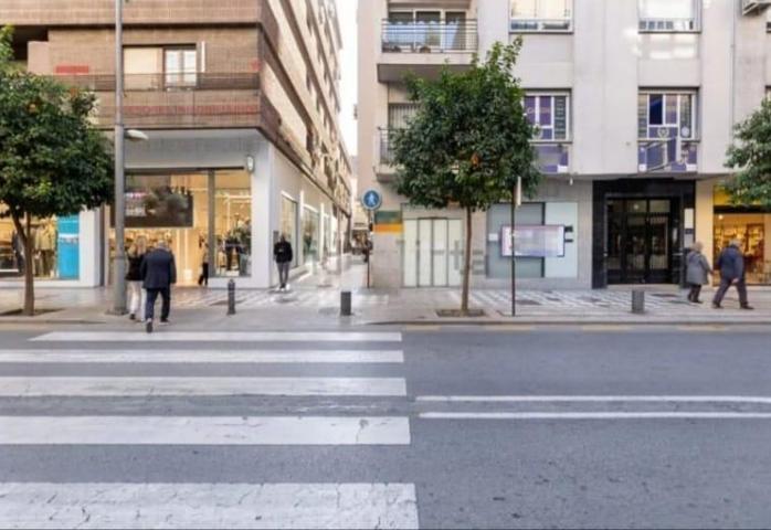 Local comercial en alquiler en Granada, Centro photo 0