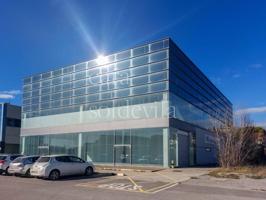 Nave industrial en alquiler en Gurb photo 0