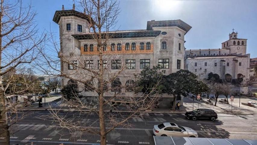 Local comercial en alquiler en Santander, Centro photo 0