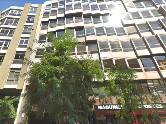 Oficina en alquiler en Cubelles photo 0