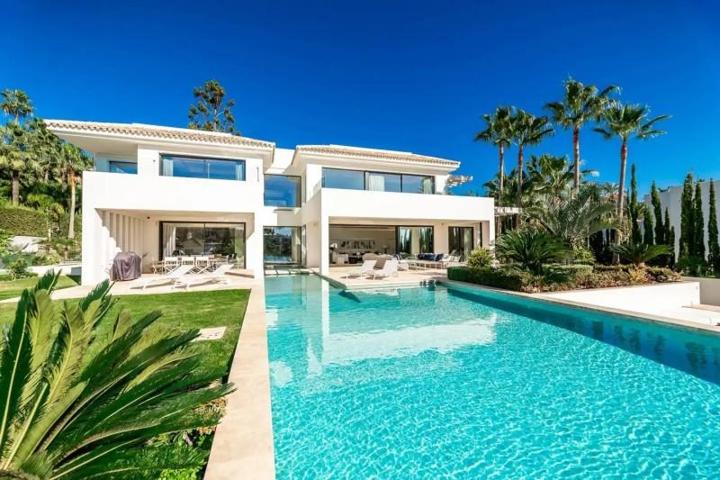 Chalet en alquiler en Marbella, Nueva Andalucia photo 0