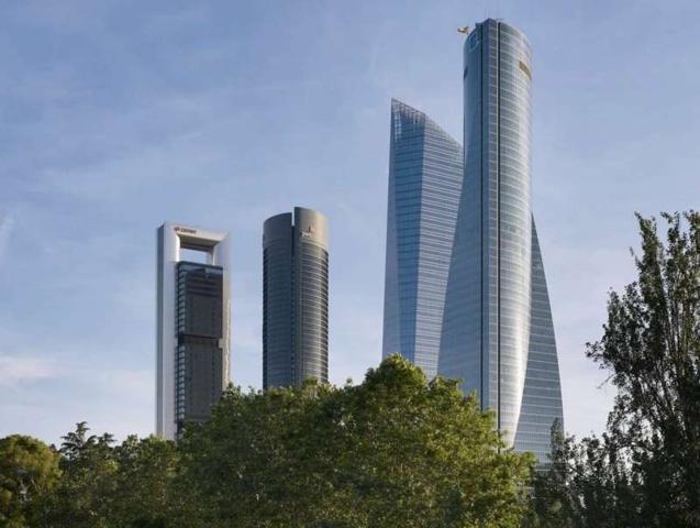 Local comercial en alquiler en Madrid, Fuencarral photo 0