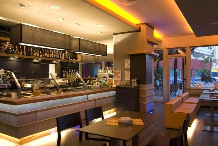 Local comercial en alquiler en Benalmádena, Benalmádena Costa photo 0