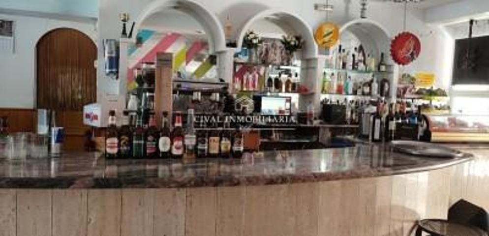 Local comercial en alquiler en Valencia, Benimaclet photo 0