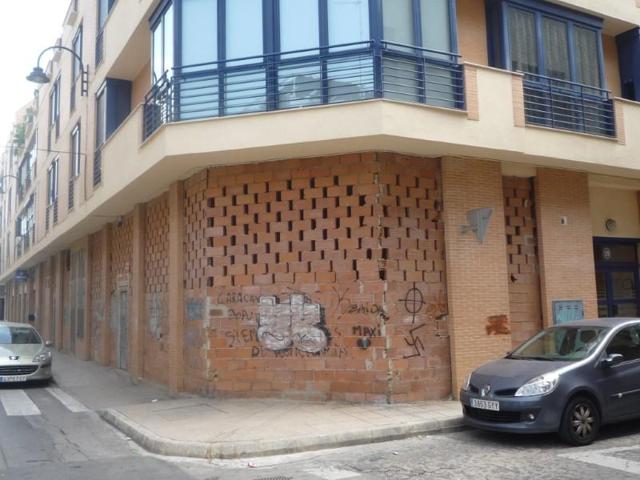 Local comercial en alquiler en Alzira, Sants Patrons photo 0