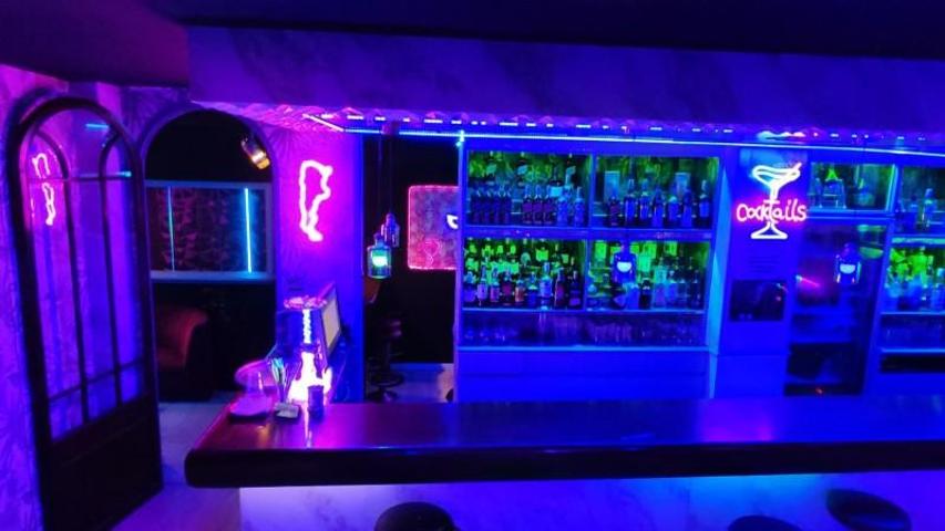 Local comercial en alquiler en Barcelona, Sants - Badal photo 0