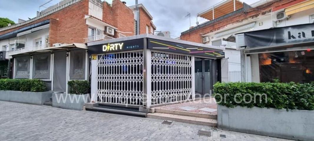 Local comercial en alquiler en Castelldefels, Lluminetes photo 0