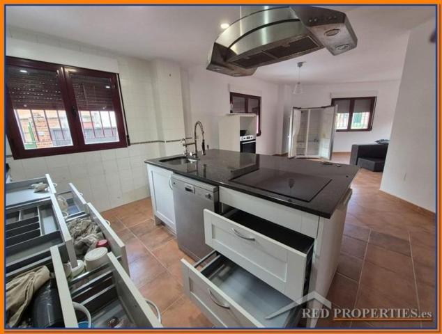 Piso en venta en Camarena, Centro photo 0