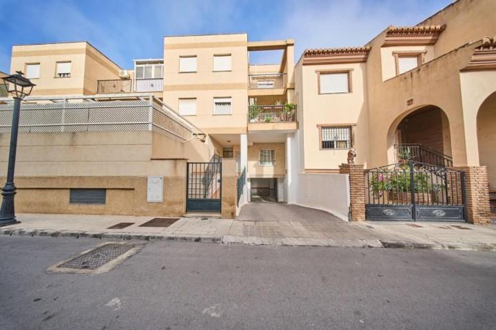 Piso en venta en Cúllar Vega, Vega de granada zona noroeste photo 0