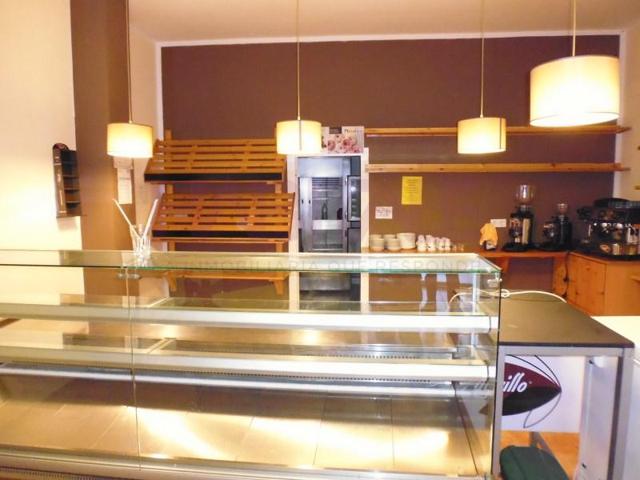 Local comercial en alquiler en Valencia, La Carrasca photo 0