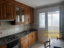 Piso en venta en Sarria photo 0