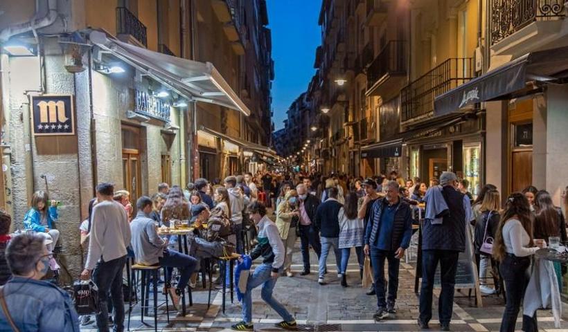 Local comercial en alquiler en Pamplona, Casco Viejo photo 0