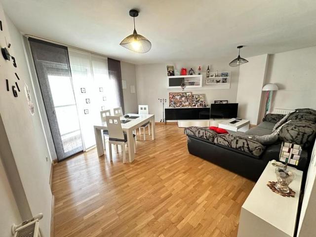 Piso en venta en Cuenca, Centro photo 0