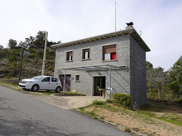 Casa con terreno en alquiler en Bárcabo photo 0