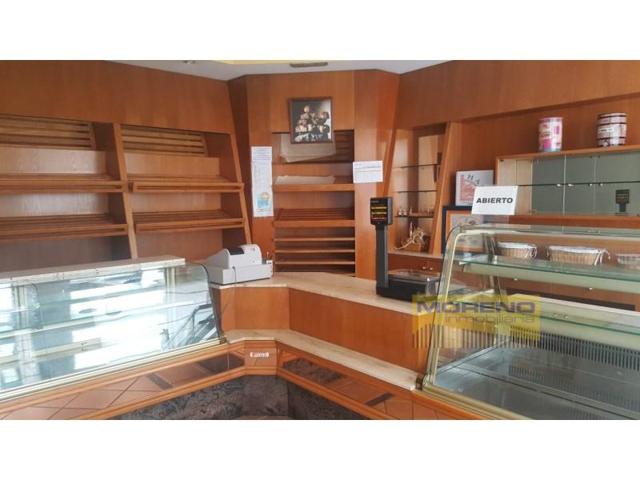 Local comercial en alquiler en Sarria photo 0