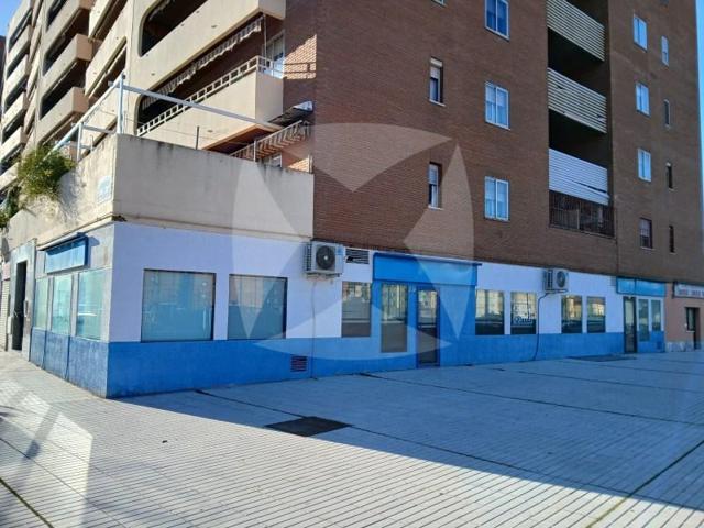 Local comercial en alquiler en Badajoz, Valdepasillas photo 0