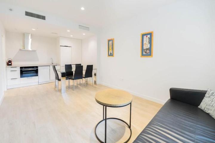 Apartamento en alquiler en Fuengirola, 2ª Línea de playa photo 0